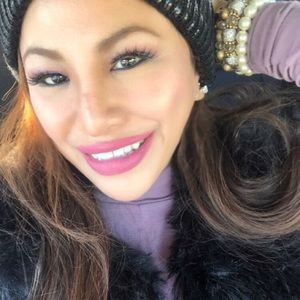 Meet your Posher, Charry